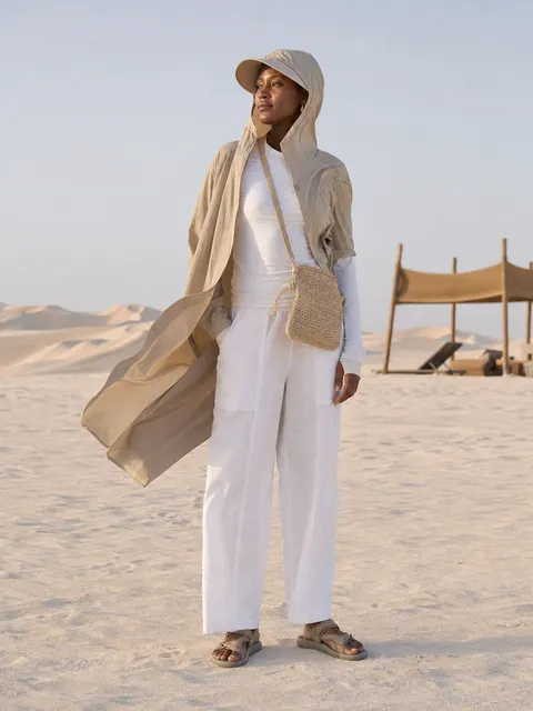 Desert Travel Sun Protection Outfit Prompt